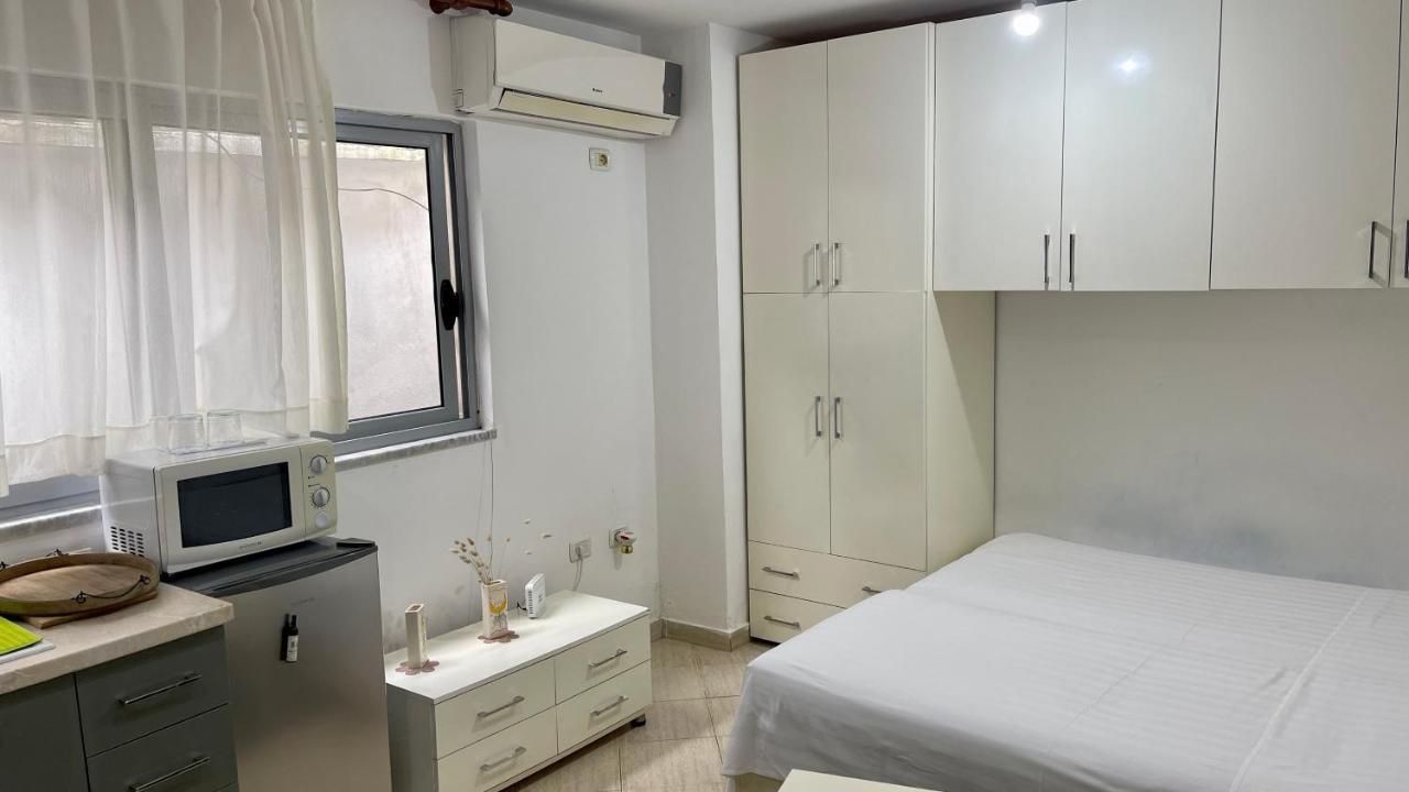 Brilant Studio Apartment City Center Tirana Bagian luar foto